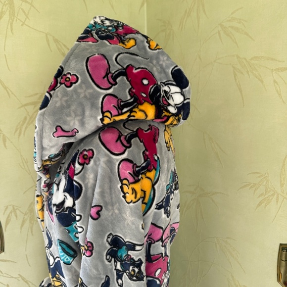 VERA BRADLEY DISNEY HOODED FLEECE ROBE:NWT MICKEY MOUSE FAMILY FUN L/XL - Picture 11 of 15
